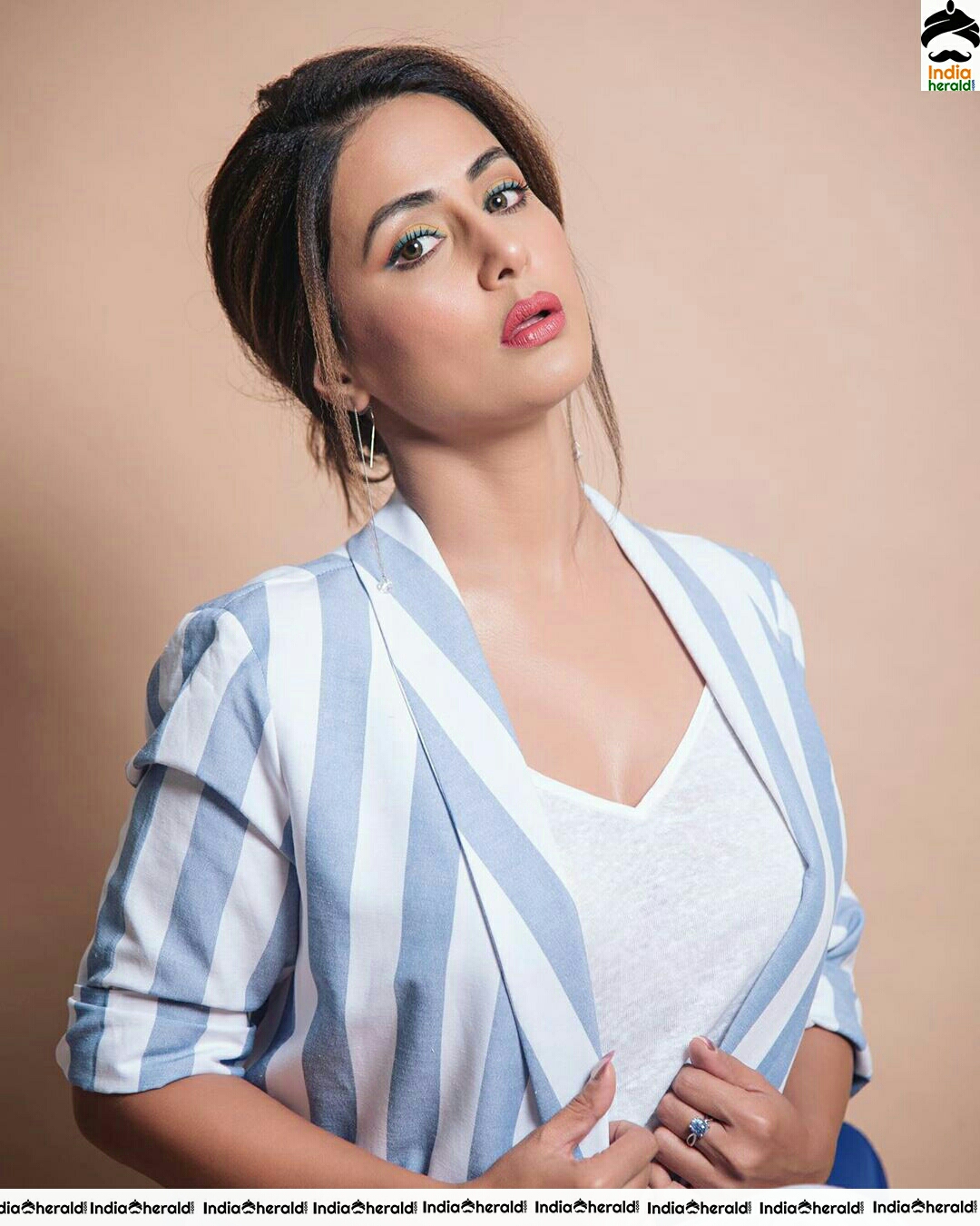 Hina Khan In Blue Stripe Coat And Radium Green Shoes Set 2