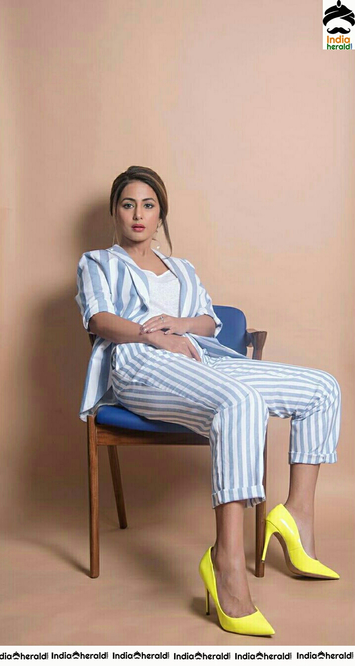 Hina Khan In Blue Stripe Coat And Radium Green Shoes Set 2