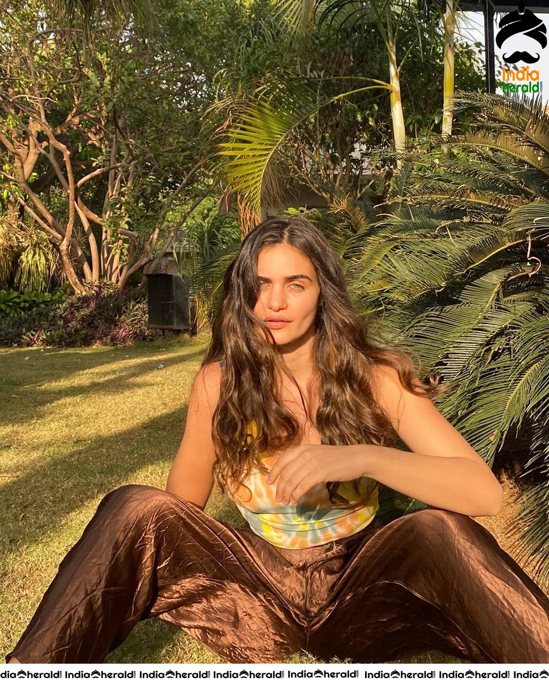 Hot Unseen Photos of Gabriella Demetriades Set 2