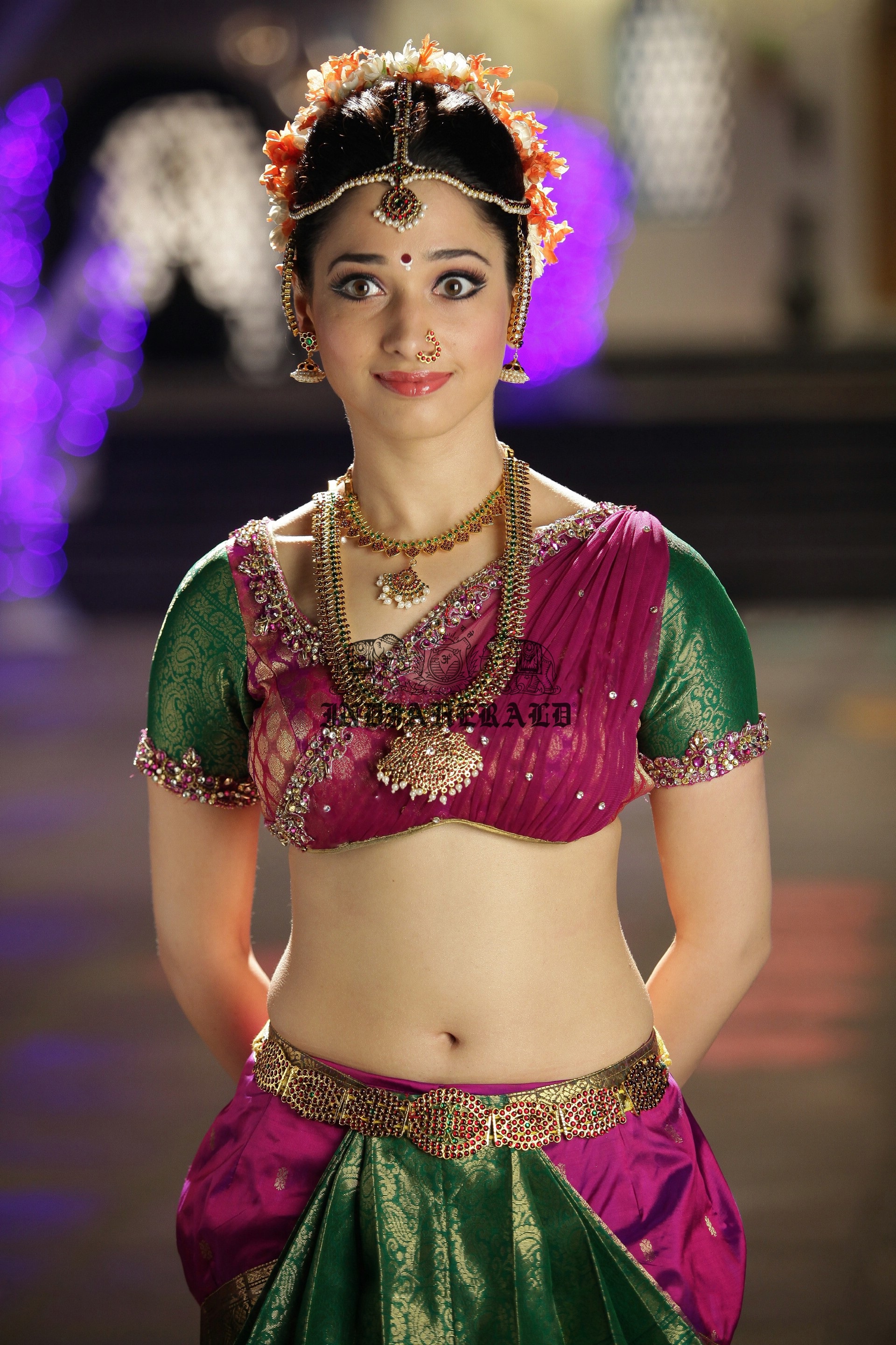 Hottest High Clarity Photos of Tamanna in Saree exposing her navel and midriff Set 1