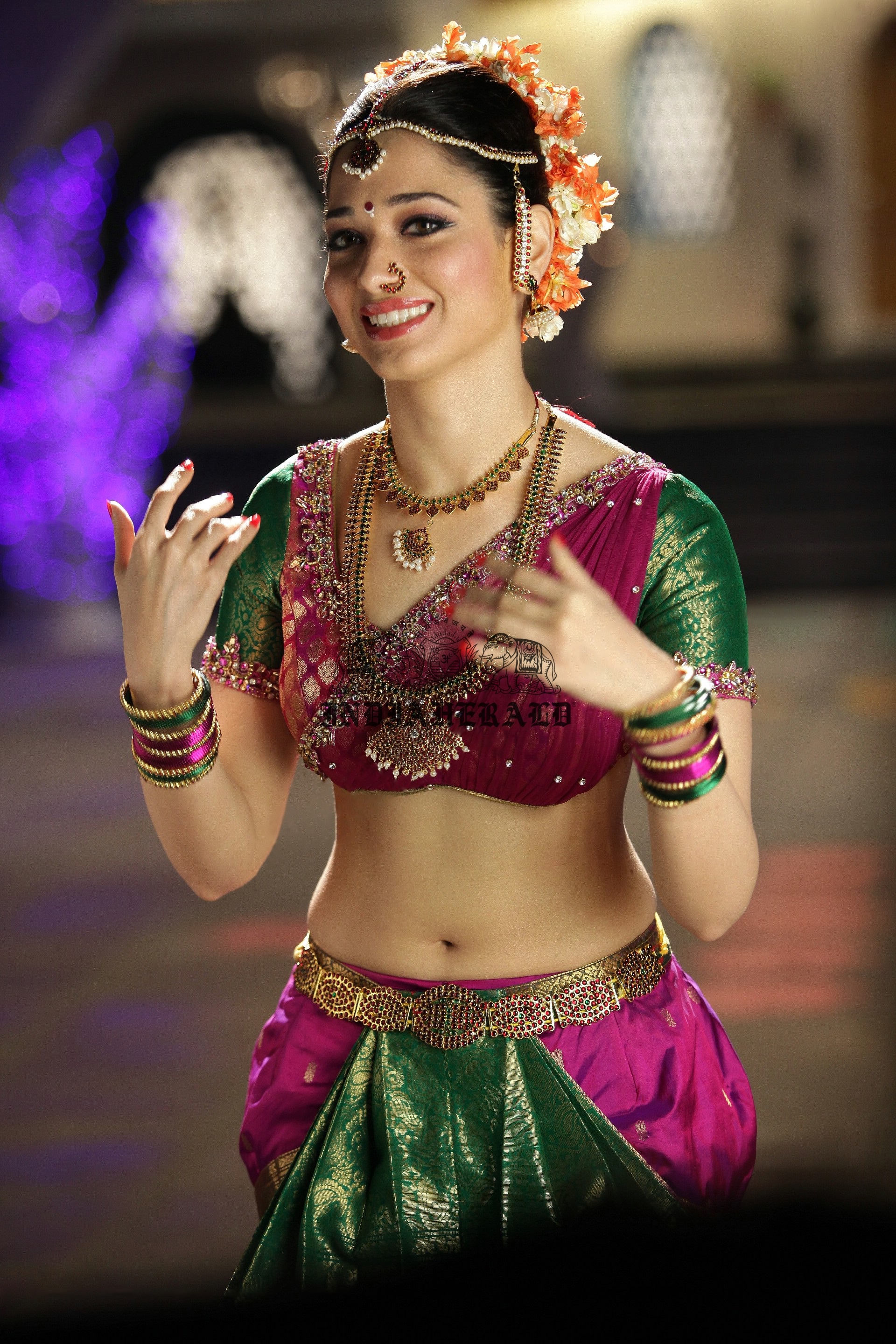 Hottest High Clarity Photos of Tamanna in Saree exposing her navel and midriff Set 2