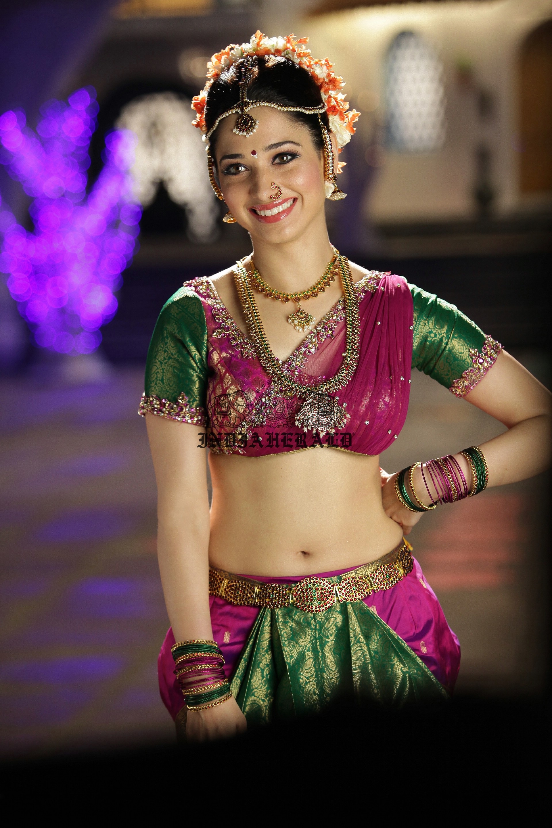 Hottest High Clarity Photos of Tamanna in Saree exposing her navel and midriff Set 2