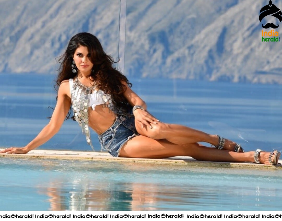 Jacqueline Fernandez Too Hot to Handle in these Photos Set 2