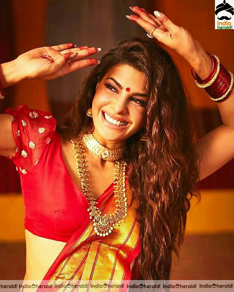 Jacqueline Jazzy Hot Photos In Saree