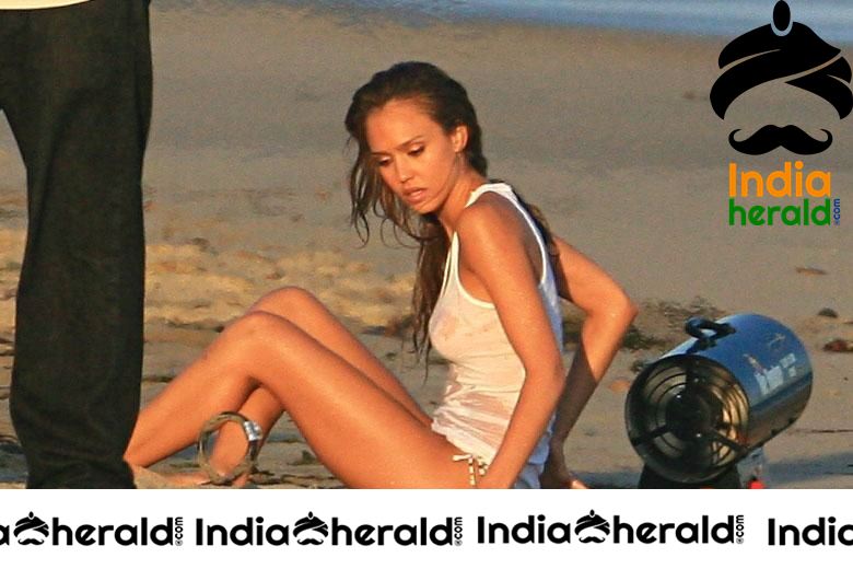 Jessica Alba Hot Candids while doing a Photoshoot on the beach Set 3