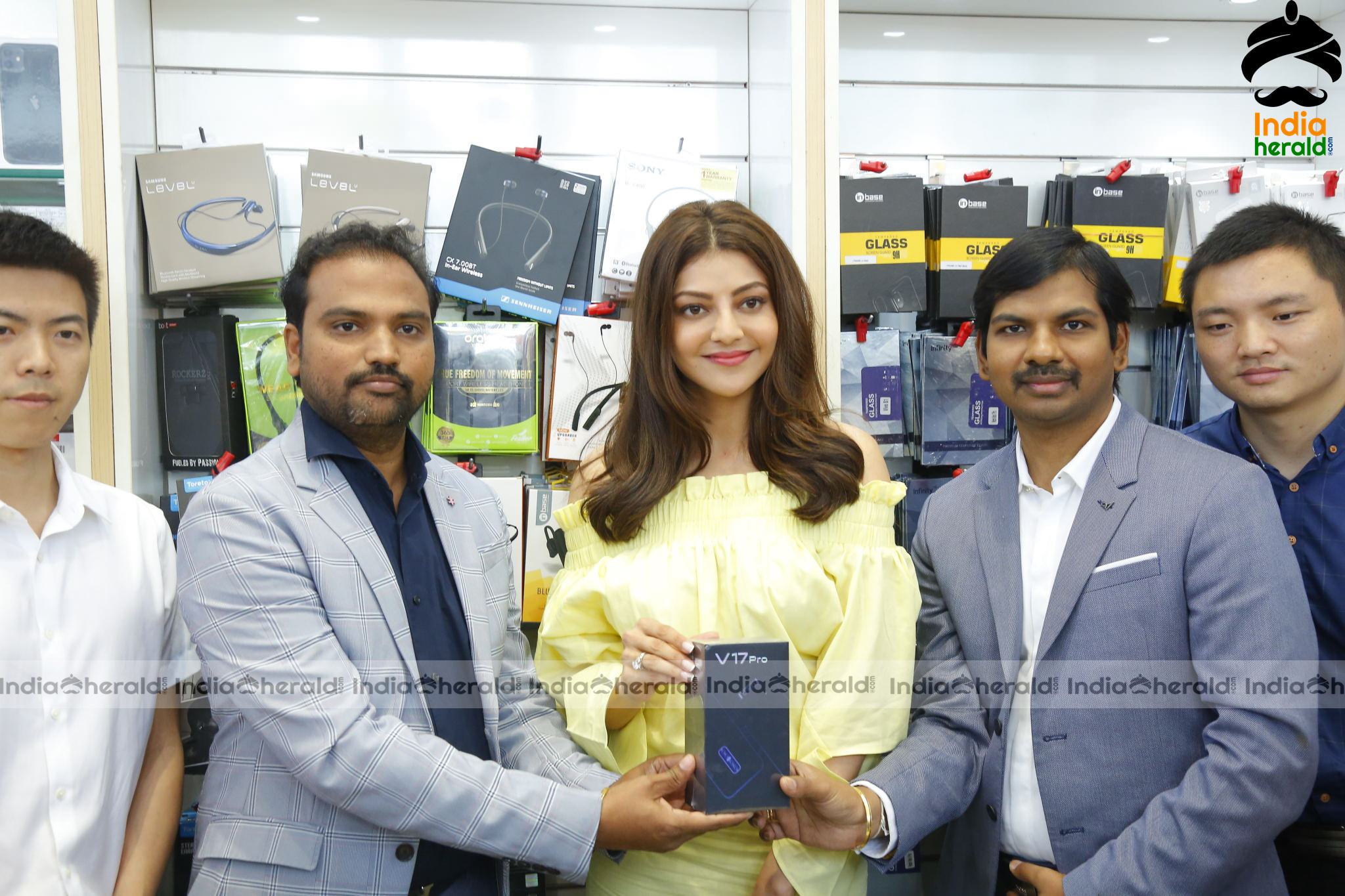 Kajal Aggarwal at Grand Launch of HAPPI MOBILES 57th Store at Vizag Set 2