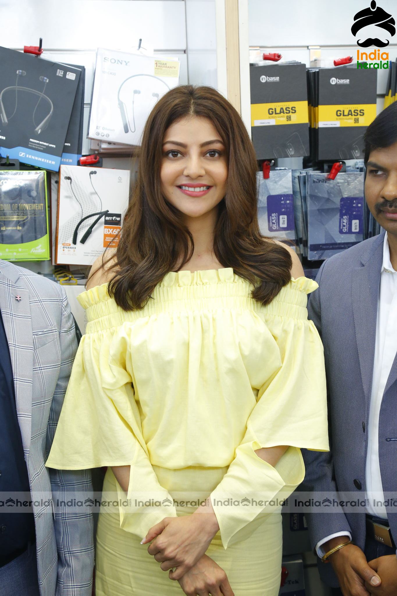 Kajal Aggarwal at Grand Launch of HAPPI MOBILES 57th Store at Vizag Set 2