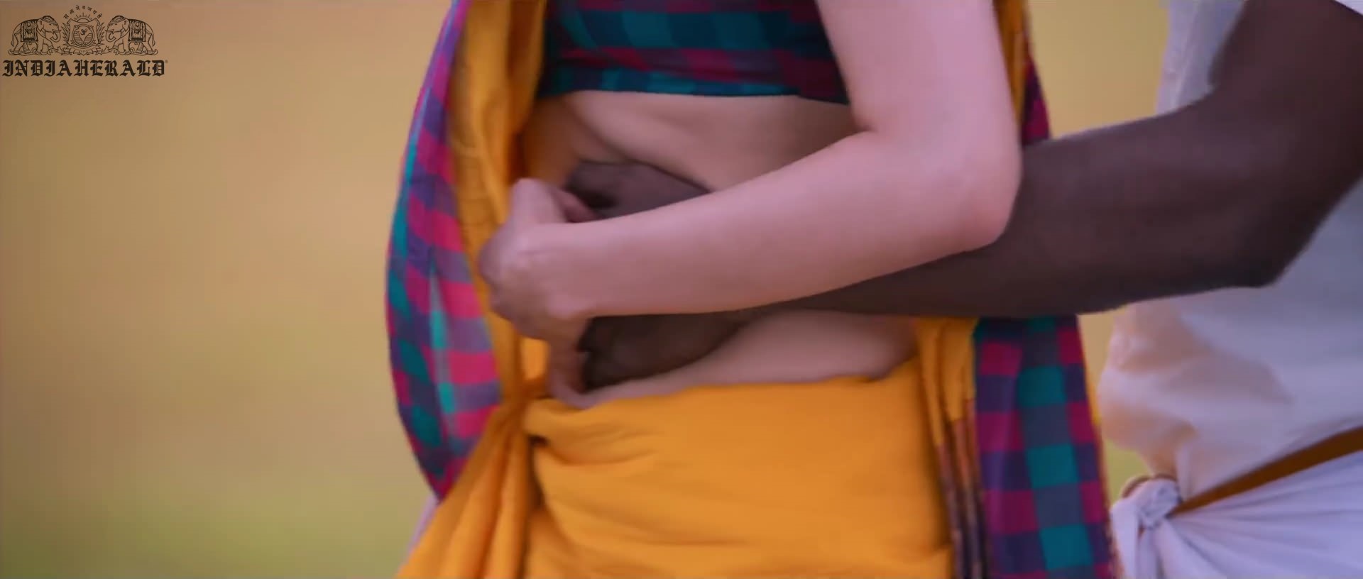 Kajal Aggarwal waist squeezed and Navel pressed by Hero Hot photos Set 2