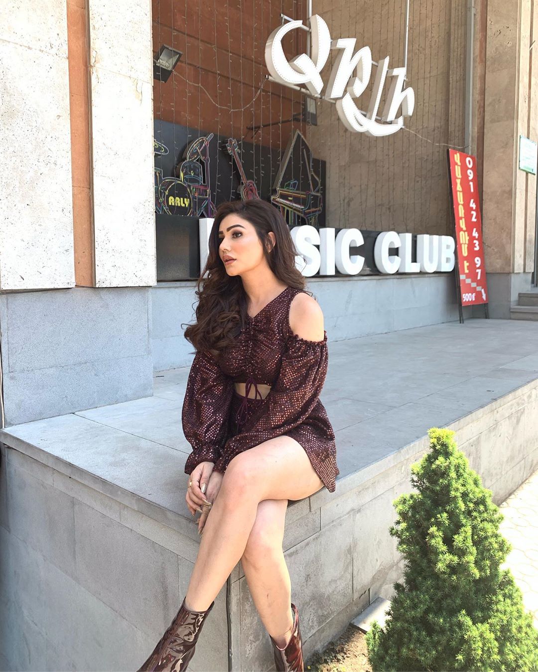 Kangna Sharma Raises The Temperature In Maroon Dress