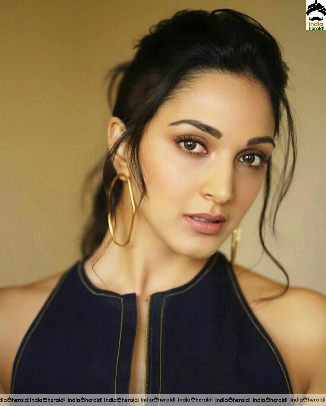 Kiara Advani Hot In Blue Dress Stills