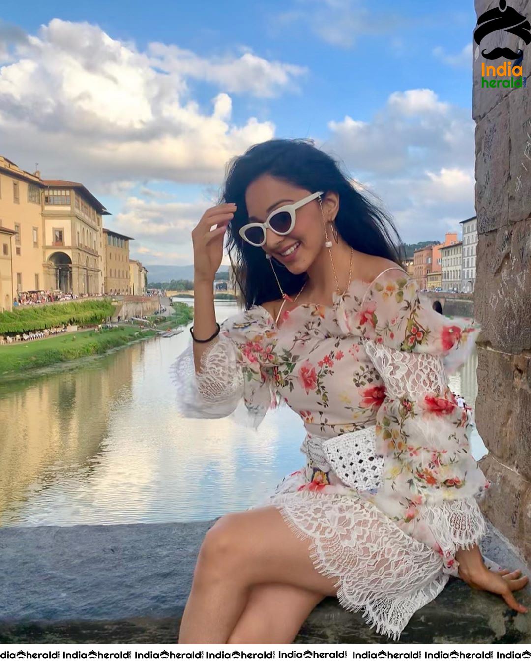 Kiara Advani Looking Hot during her vacation to Italy