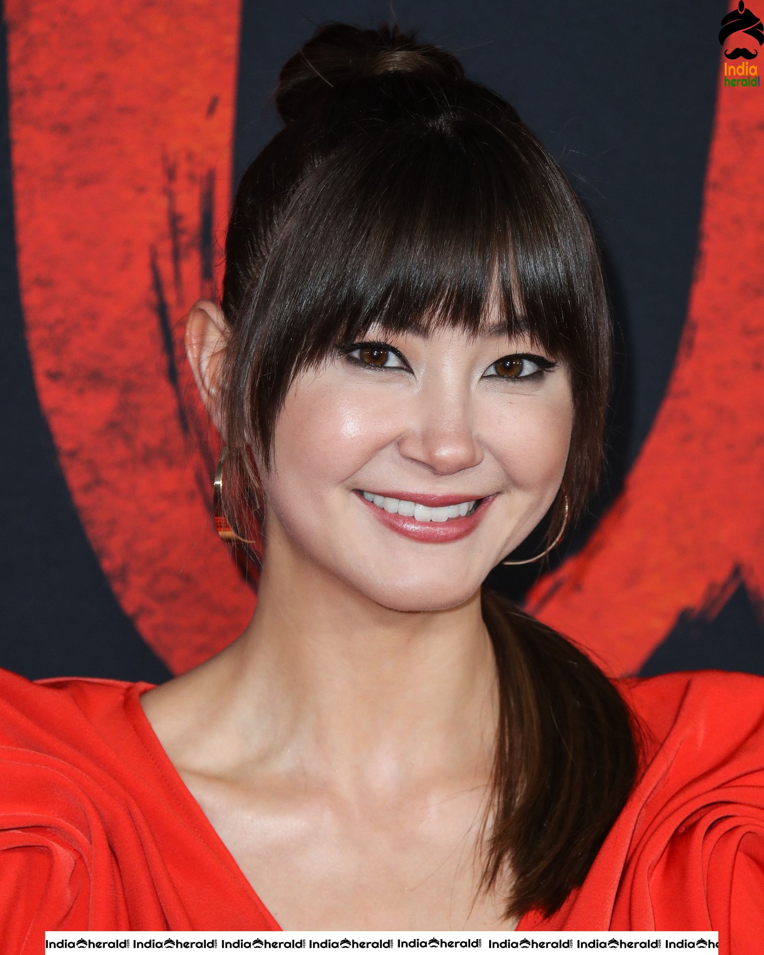 Kimiko Glenn at Mulan World Premiere in Los Angeles