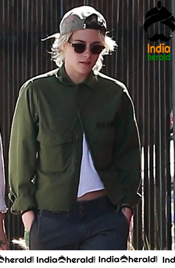 Kristen Stewart Goes out to eat with a friend in Los Feliz