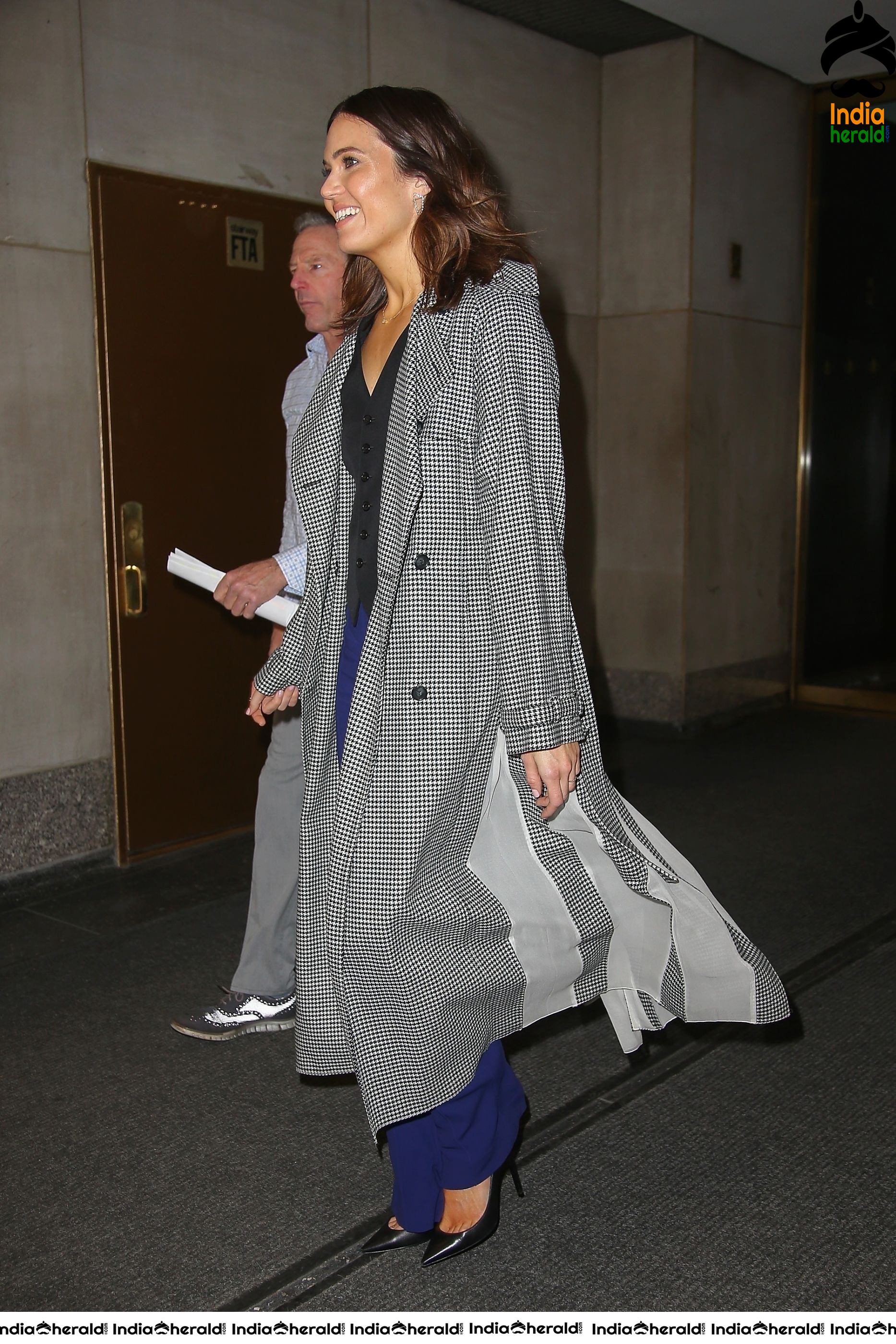 Mandy Moore caught by Paparazzi as she has a day Out in New York