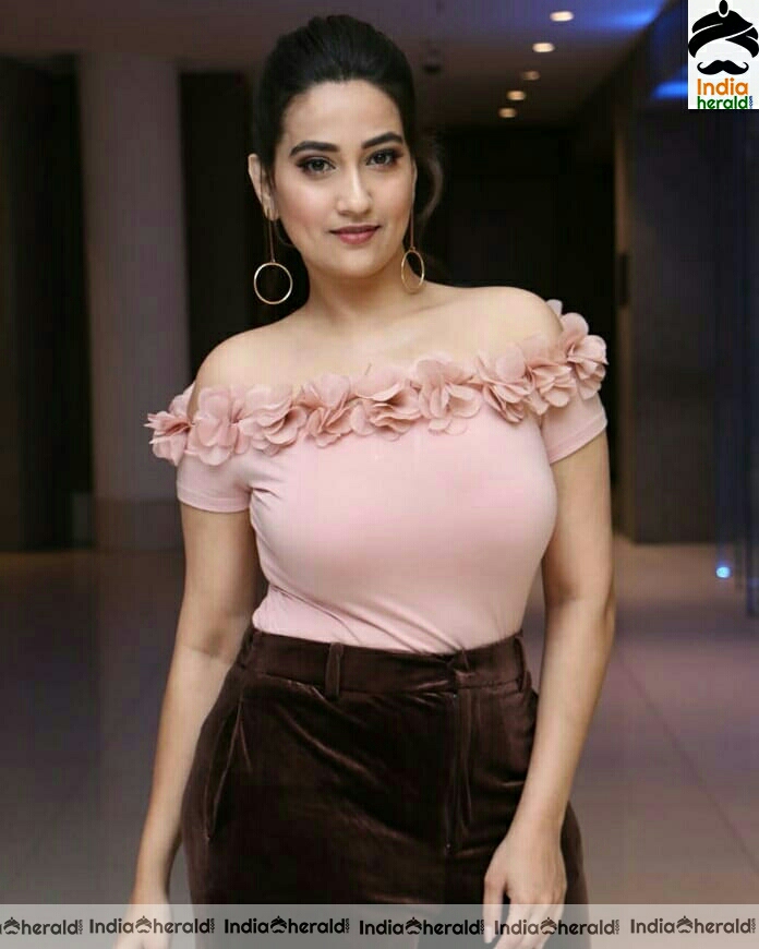 Manjusha oozing hotness in tight dress