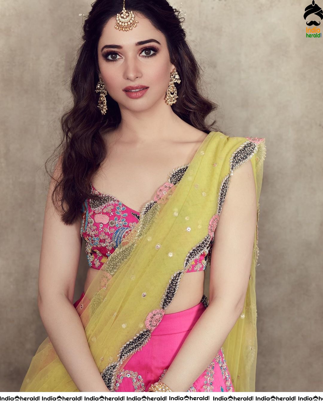 Milky White Beauty Tamannaah Latest Tempting Hot Photos Set 3