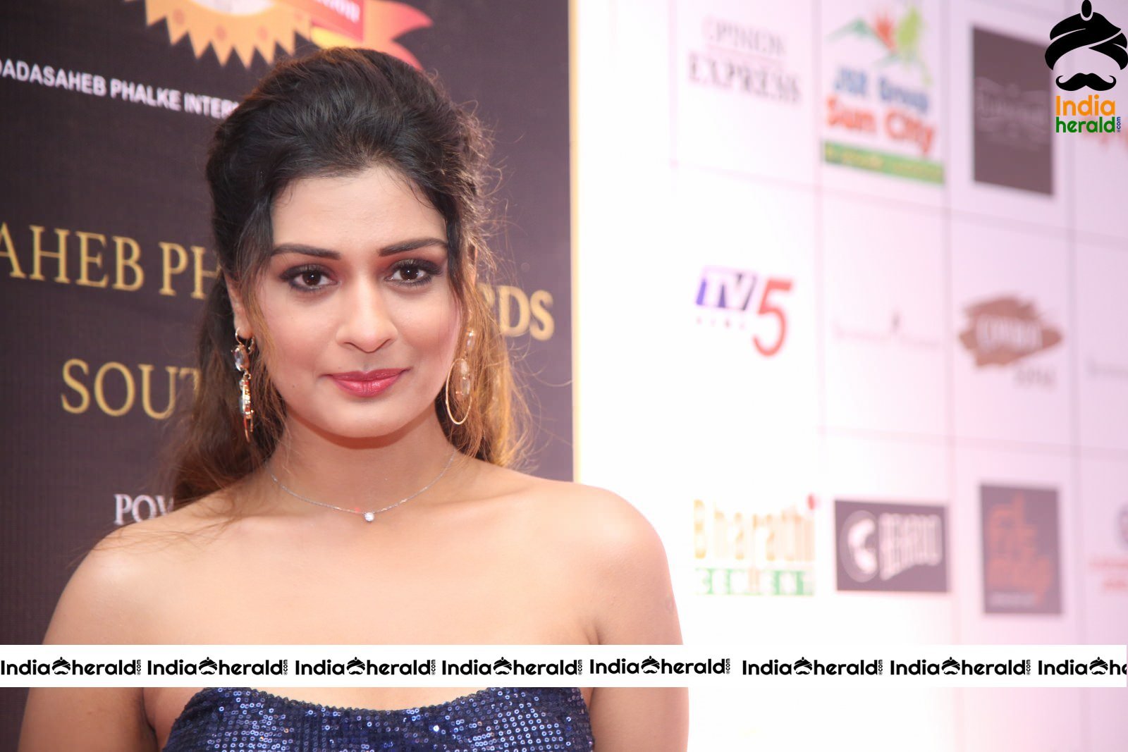 More Hot and Sexy Photos Of Payal Rajput From The Award Show Set 4