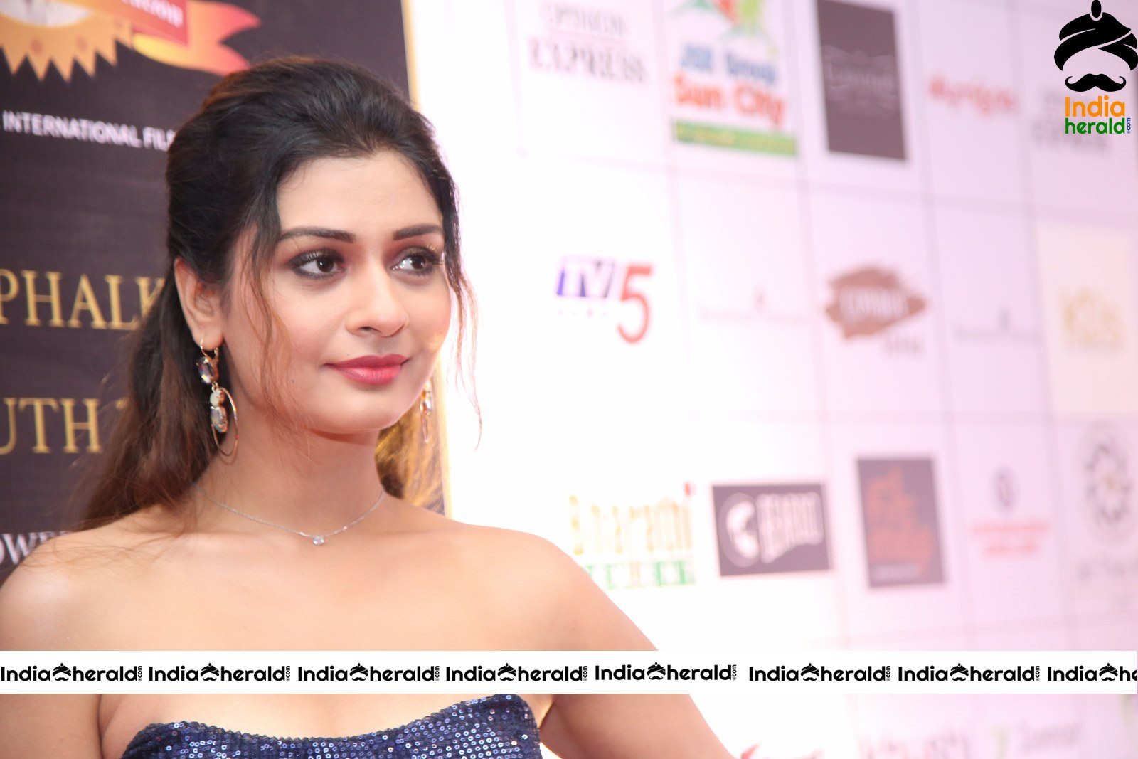 More Hot and Sexy Photos Of Payal Rajput From The Award Show Set 4