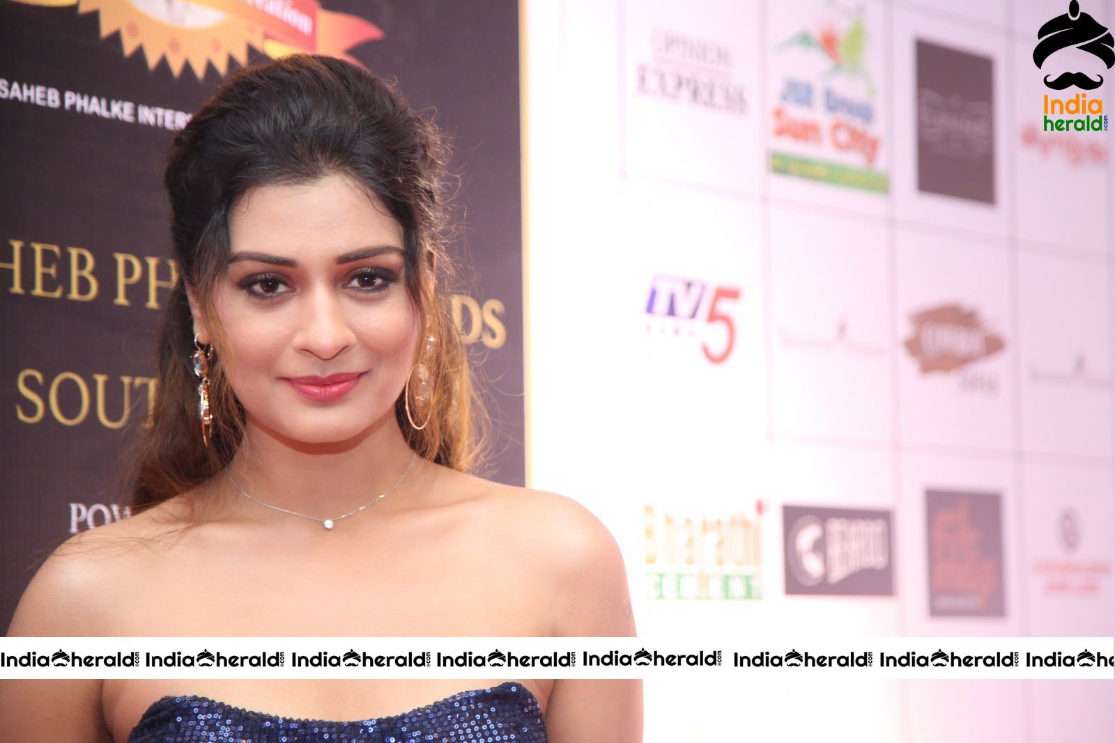 More Hot and Sexy Photos Of Payal Rajput From The Award Show Set 4