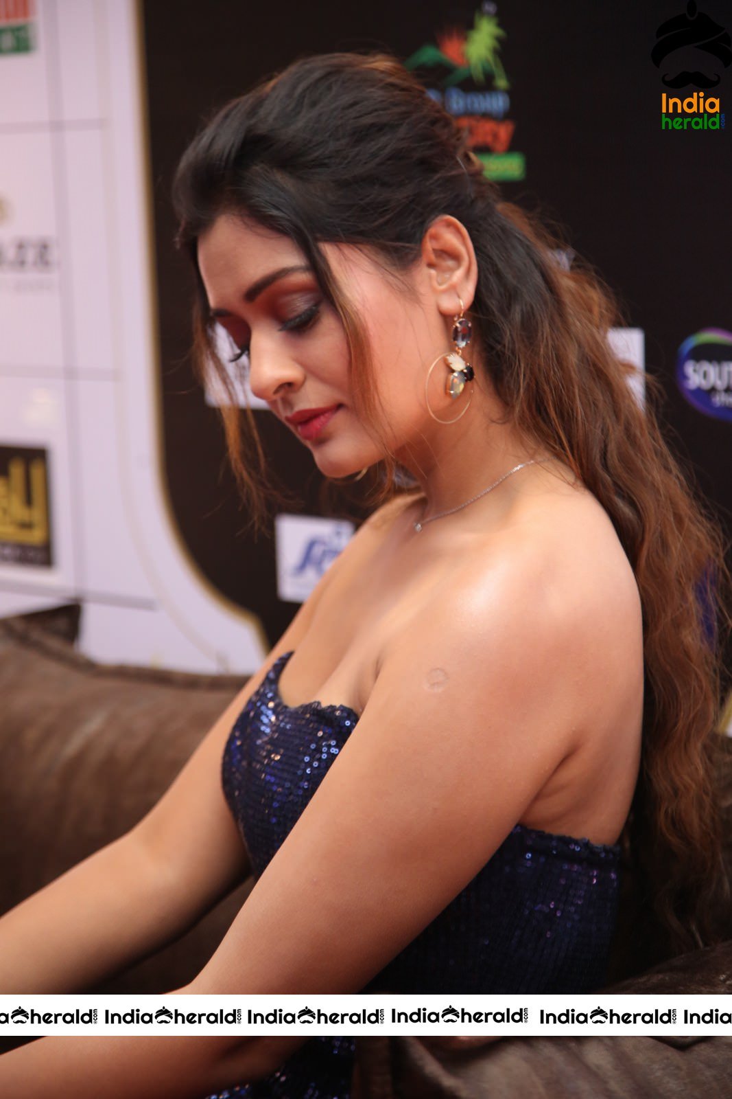 More Hot and Sexy Photos Of Payal Rajput From The Award Show Set 5