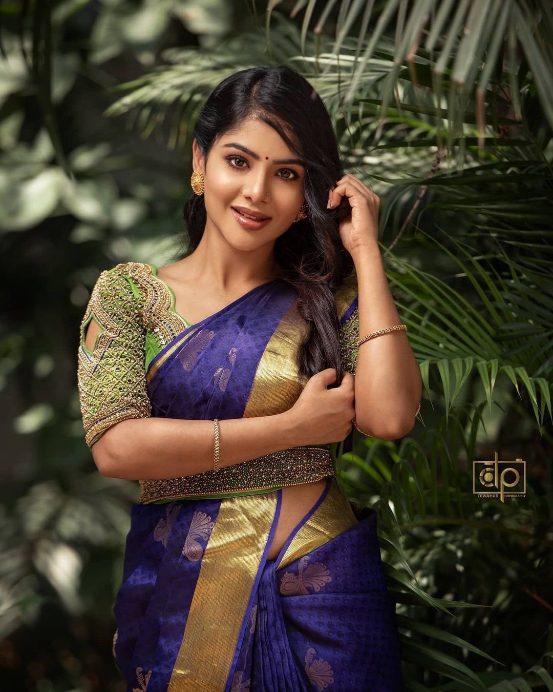 pavithra latest Photos in sarwee