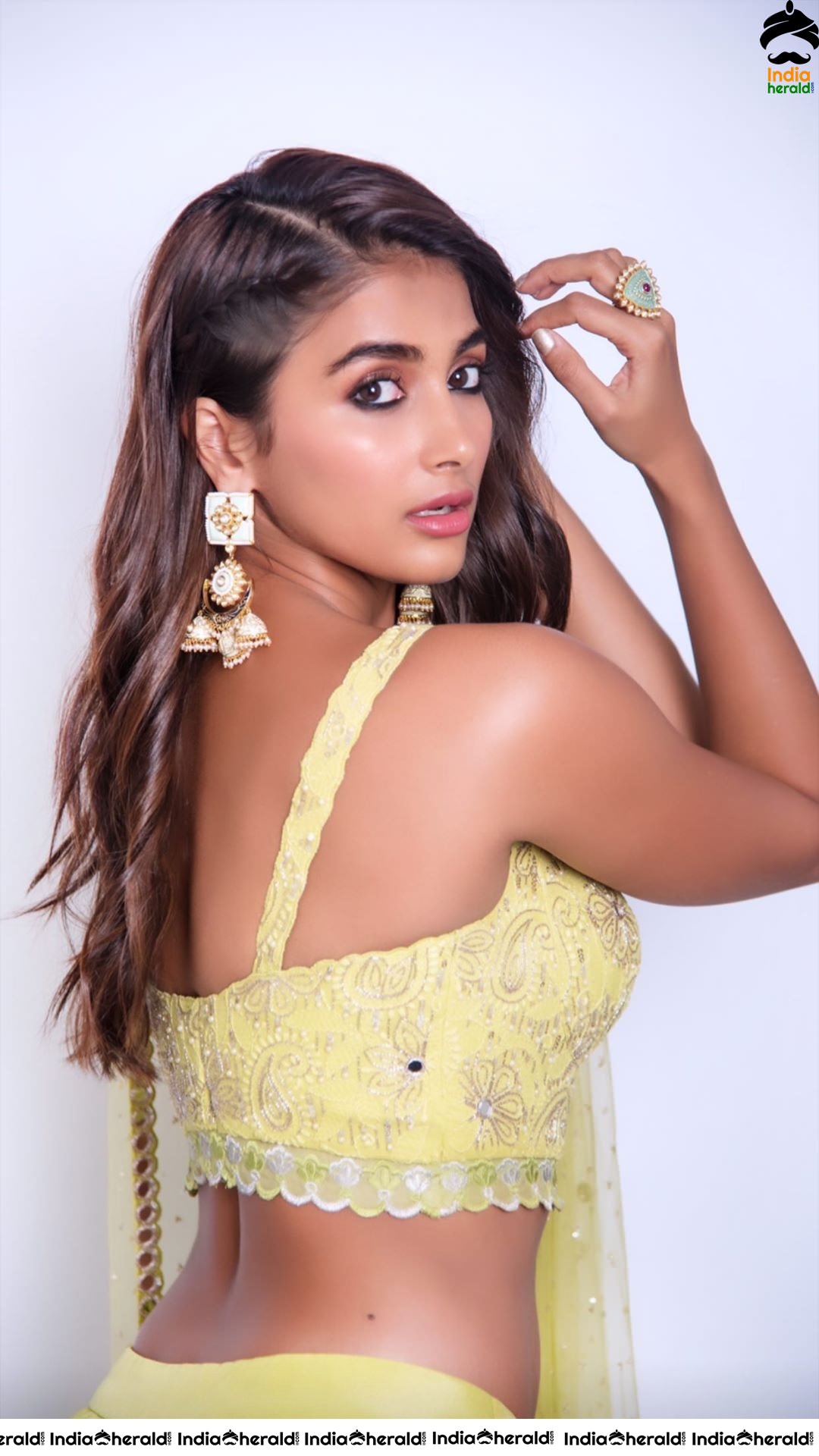 Pooja Hegde Continues to Expose her Hotness during Promotions