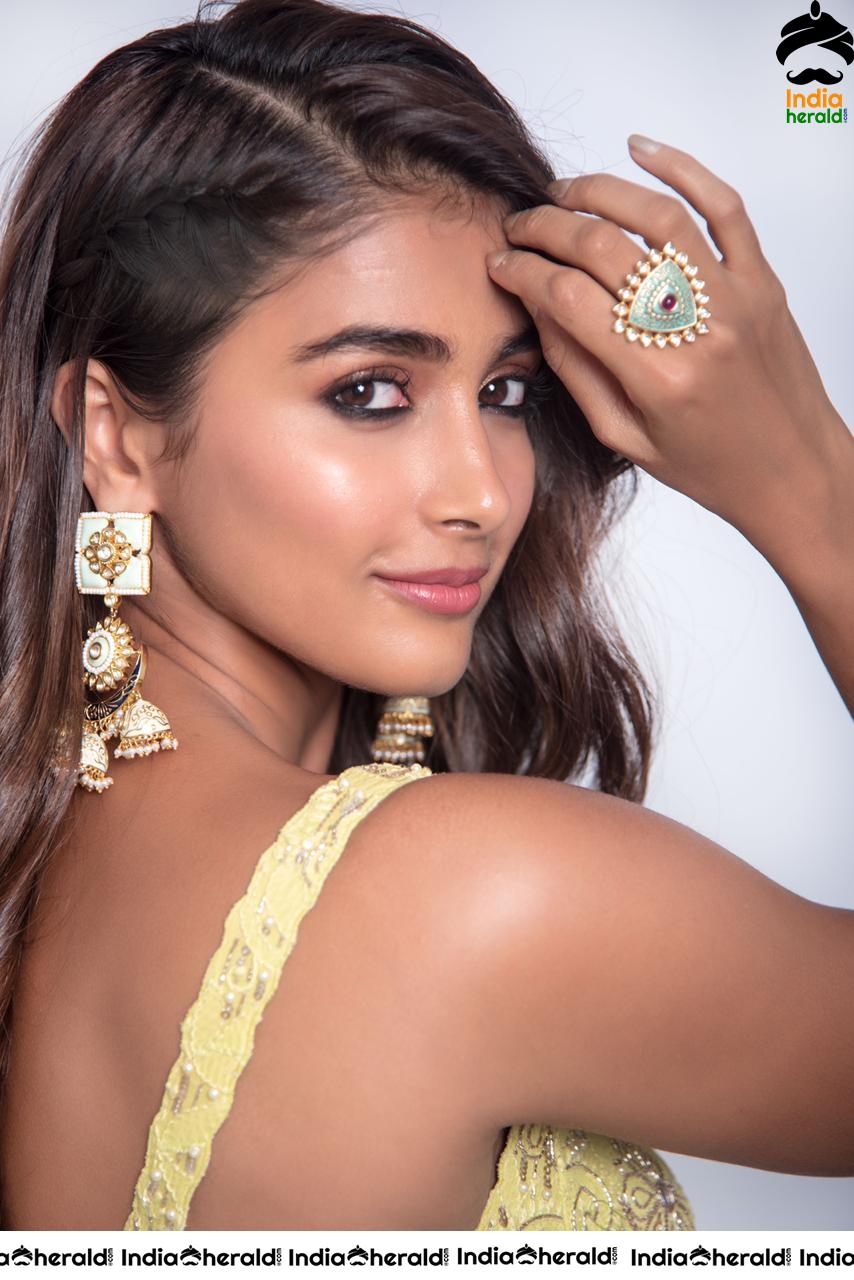 Pooja Hegde Continues to Expose her Hotness during Promotions