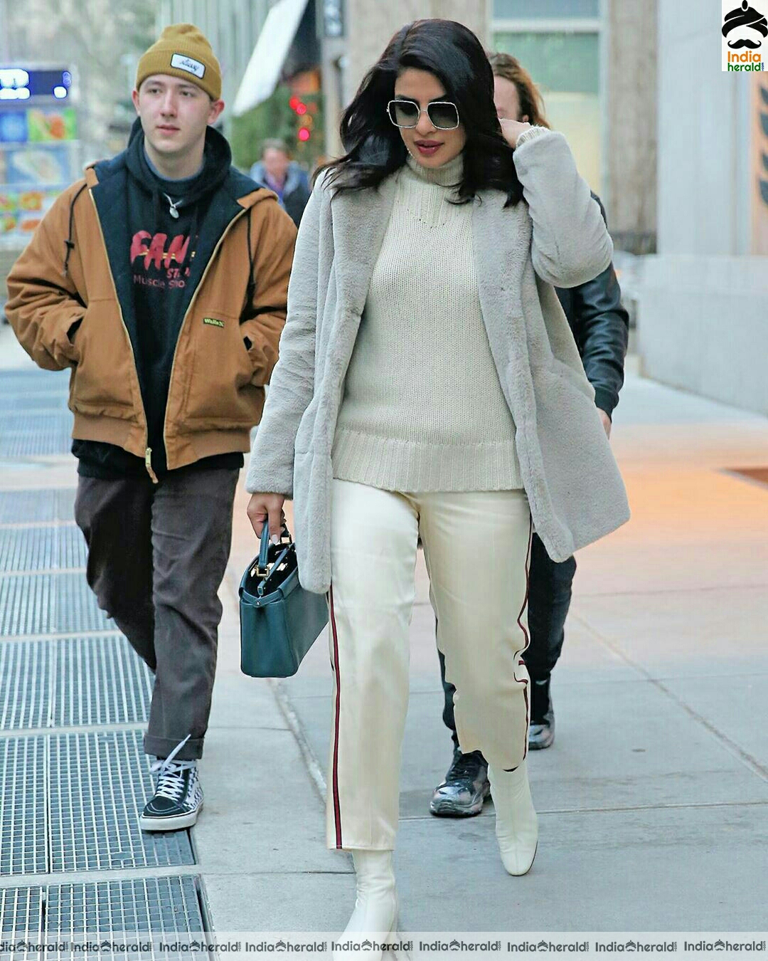 Priyanka Chopra enjoying Shopping At USA