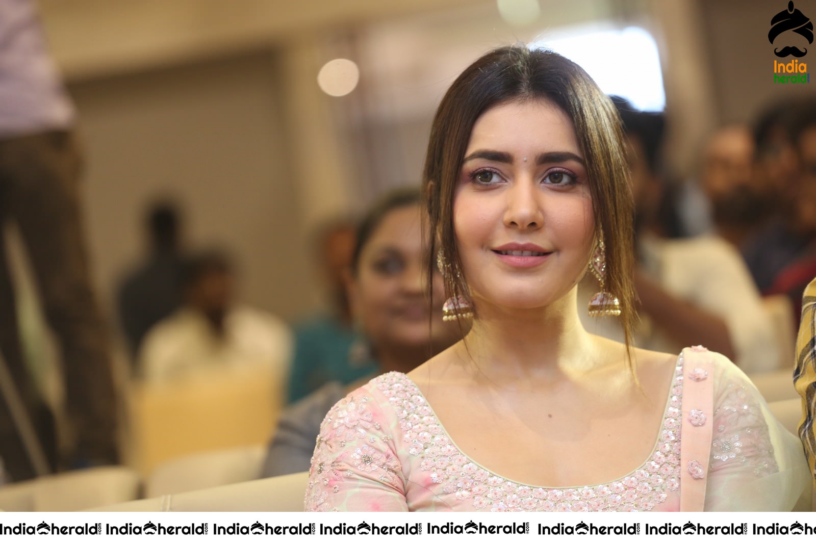 Raashi Khanna Looking Pretty and like a Wax Doll Set 1