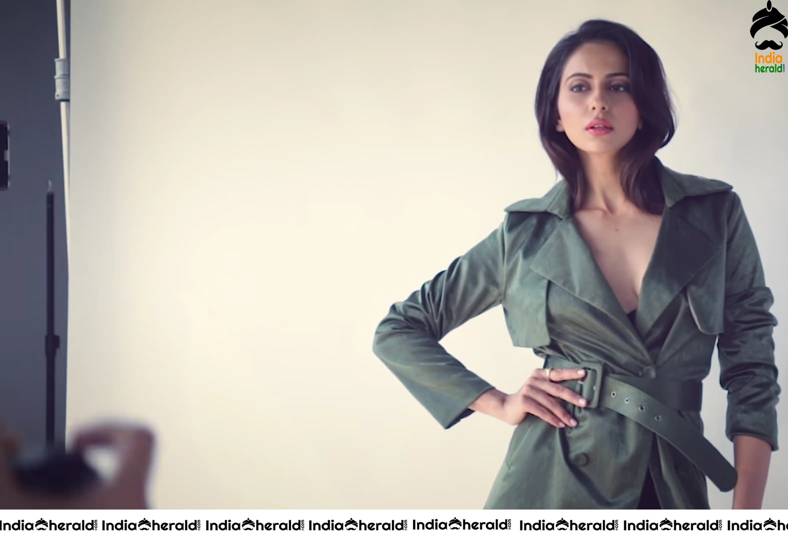 Rakul Preet Singh Unseen Hottest Exposing Photoshoot Stills Set 1