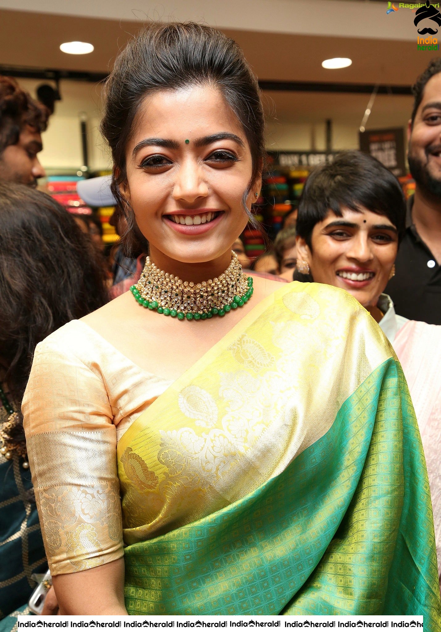 Rashmika Mandanna's yellow saree look at her assistant's wedding goes viral  | Filmfare.com