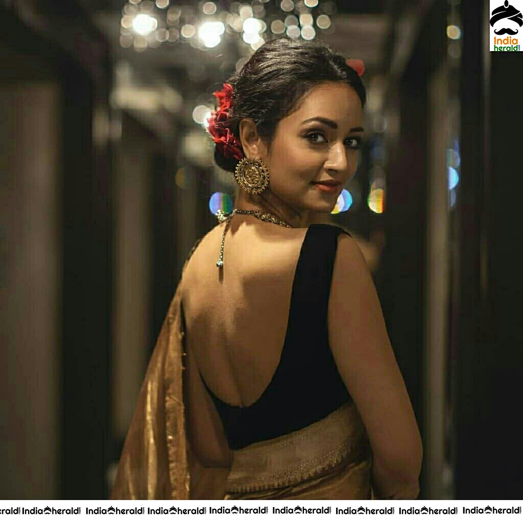 Shanvi Srivastava Beautiful Traditional Photos