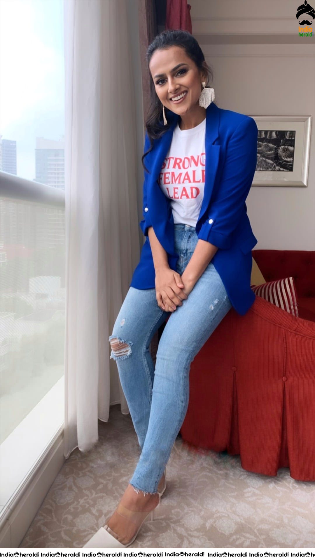 Shraddha Srinath Latest Photos from her Hotel Bedroom