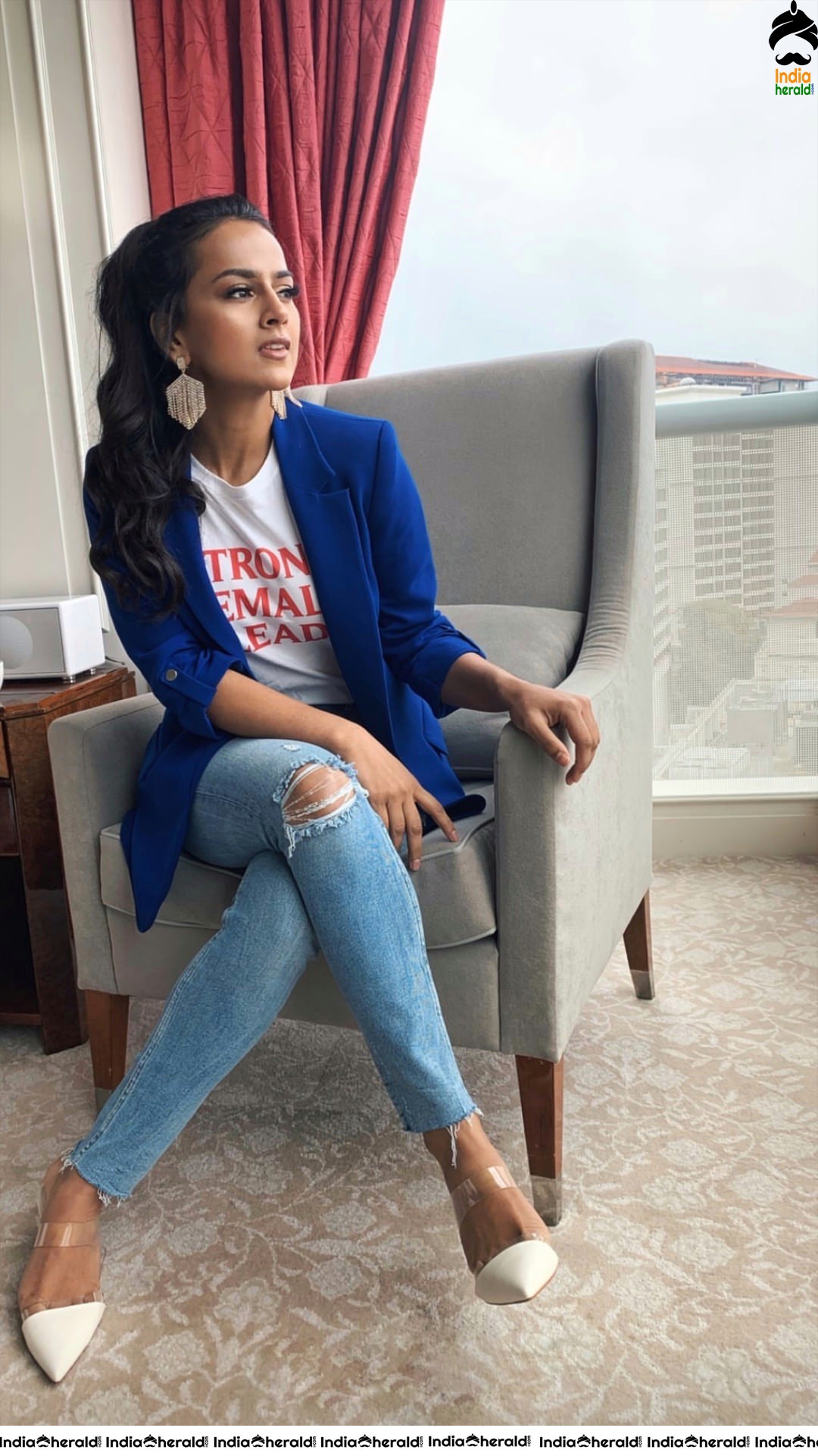 Shraddha Srinath Latest Photos from her Hotel Bedroom