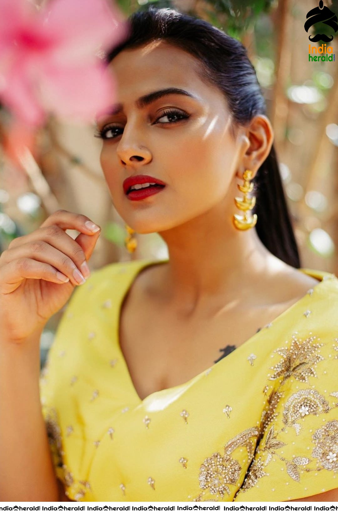 Shraddha Srinath Latest Sizzling Photos in Yellow