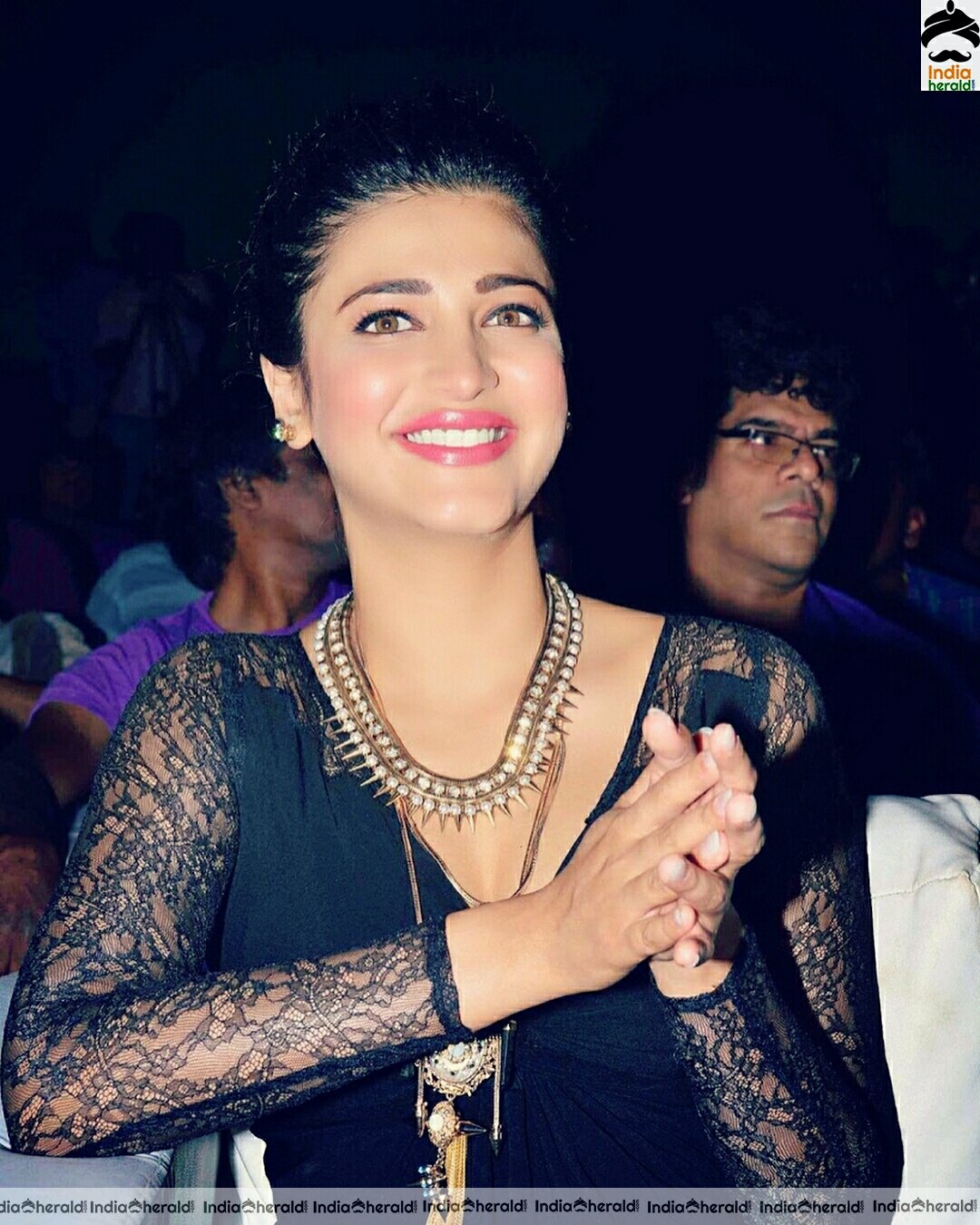 Shruti Hassan Hot Black Dress Stills