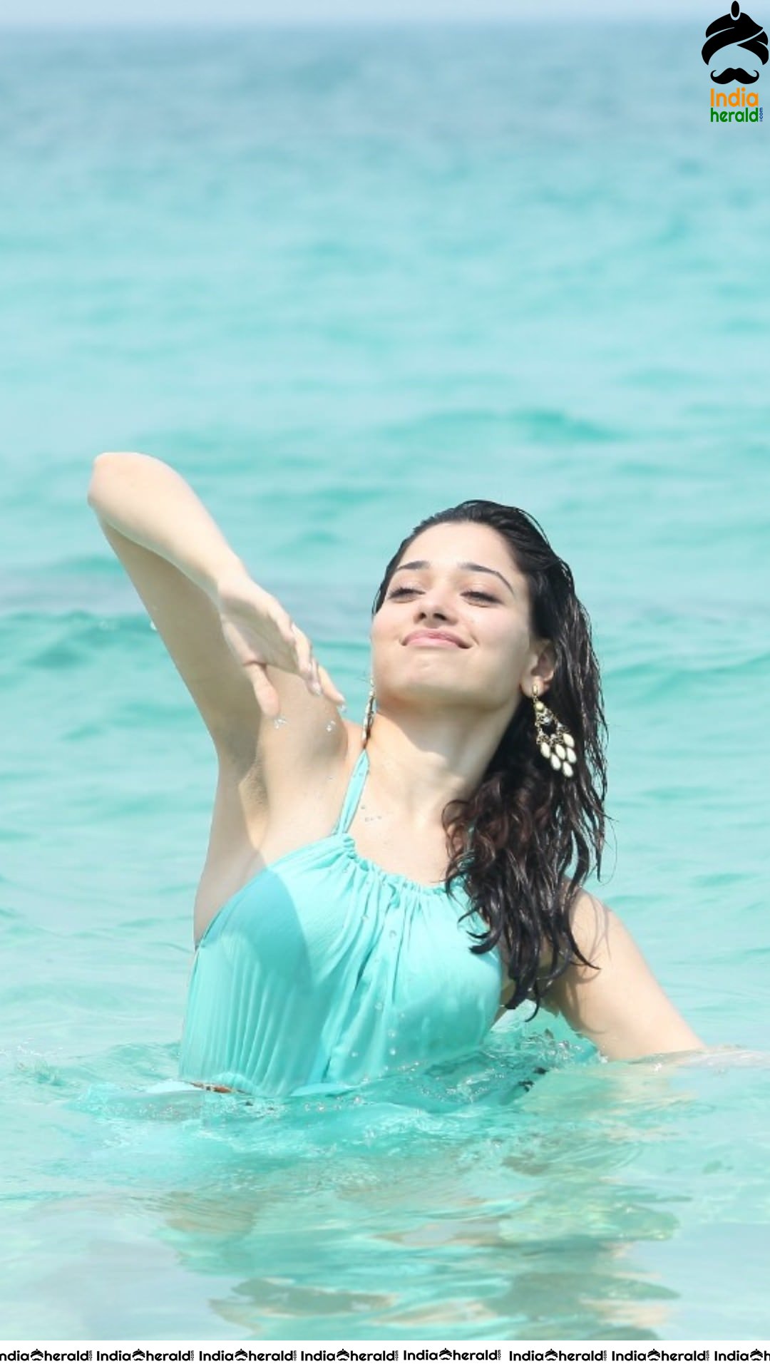 Sizzling Hot Tamannaah exposing her Milky White Belly and Navel Photos from Tadakha Set 2