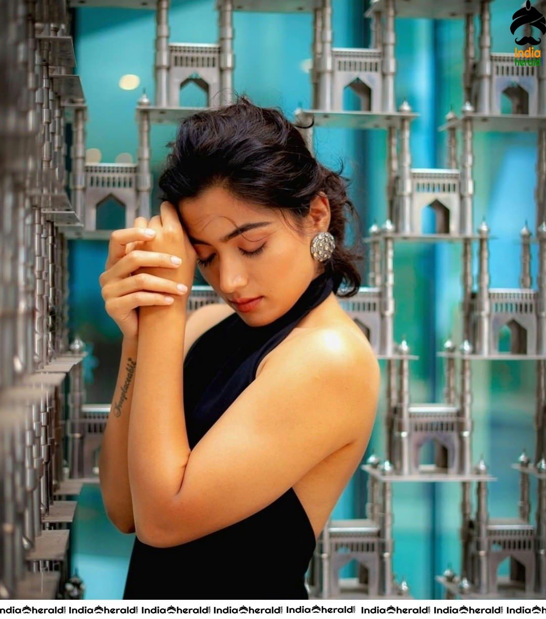 Sizzling Latest Hot Photos of Ravishing Rashmika Mandanna