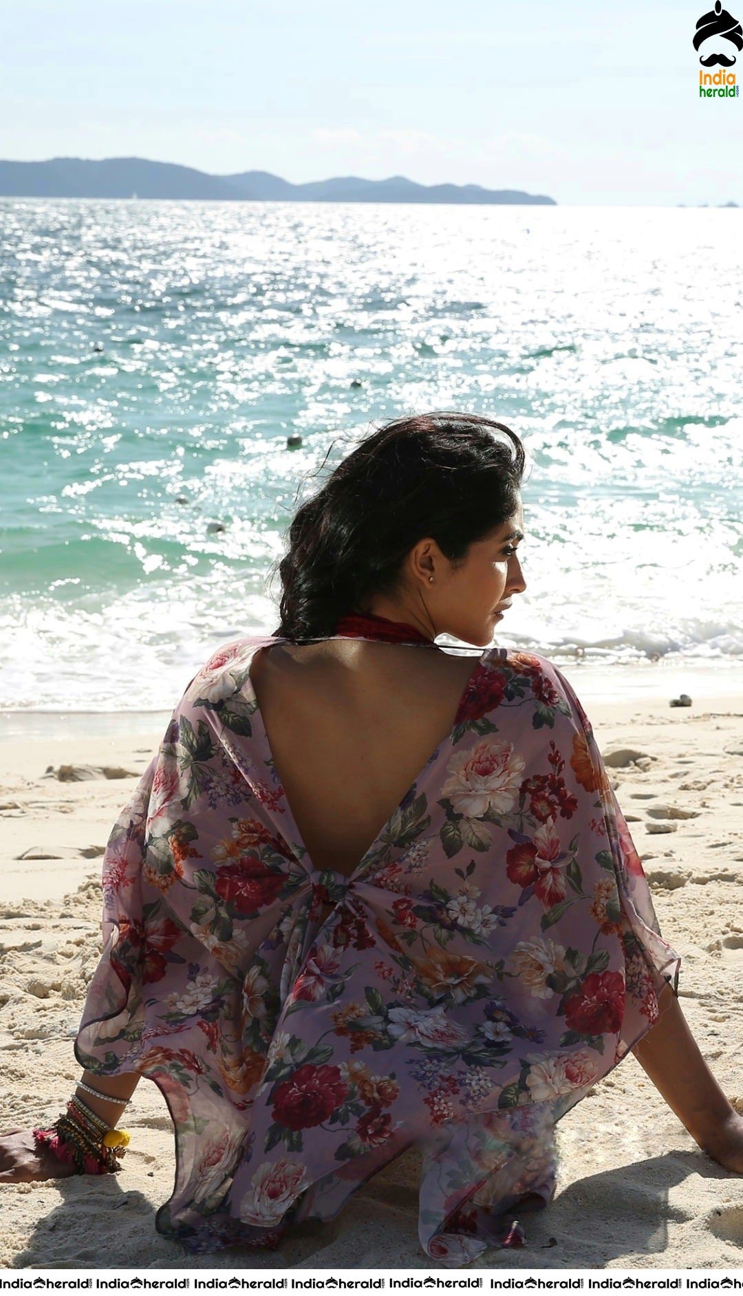 Sizzling Regina Cassandra Hot Bikini Photos