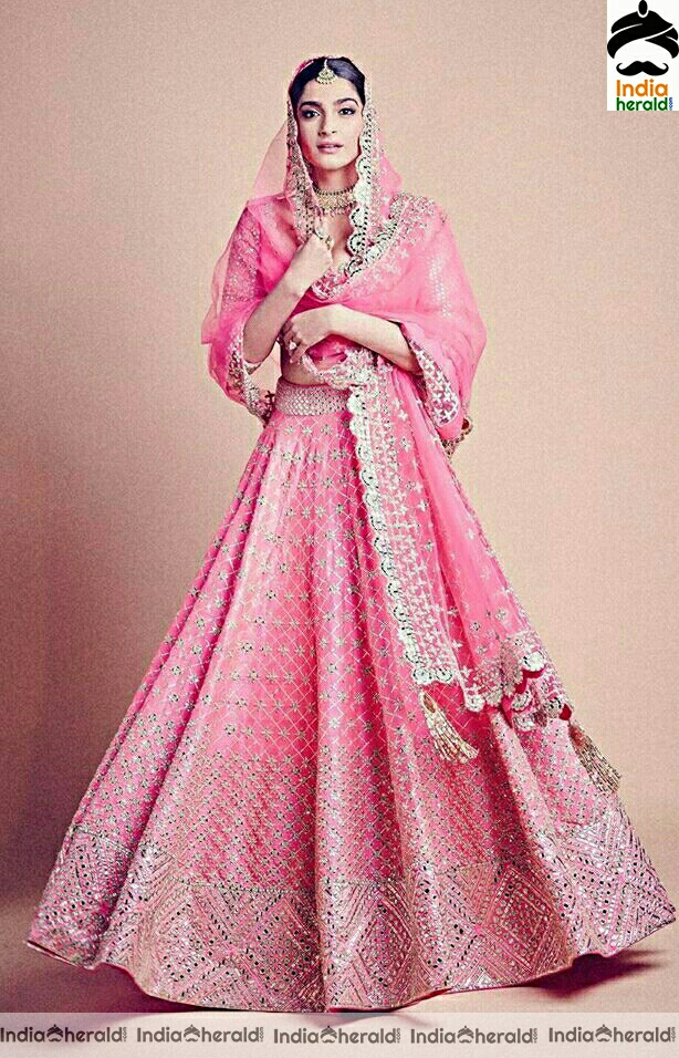 Statuesque Sonam kapoor in pink