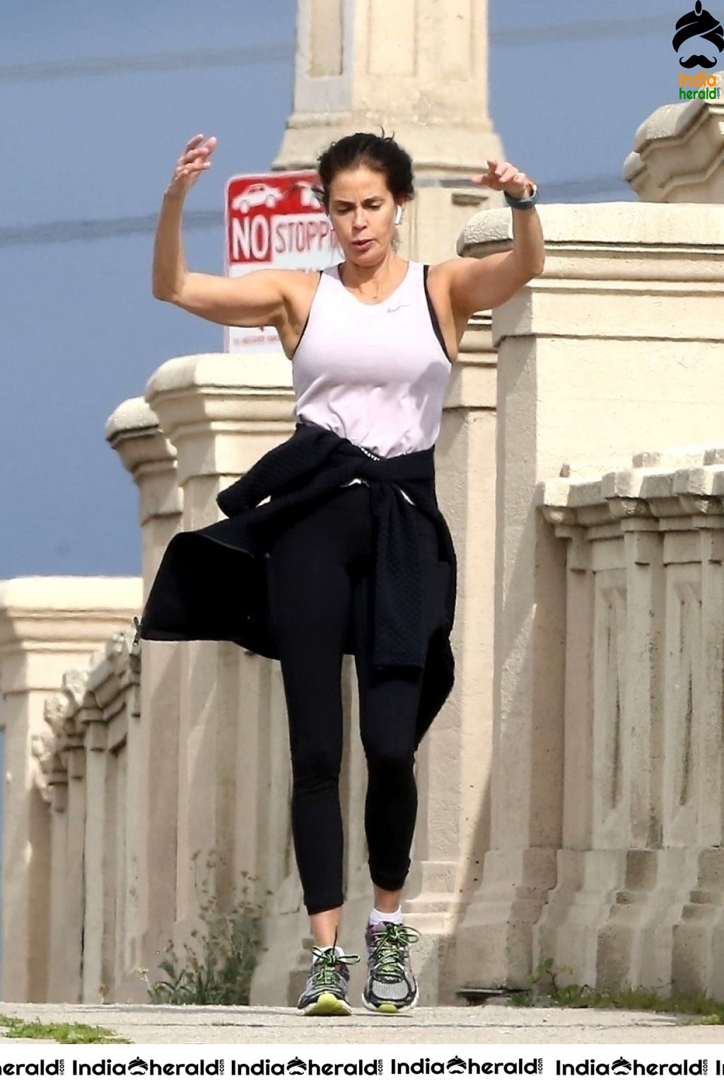 Teri Hatcher Out exercising in Los Angeles despite lockdown