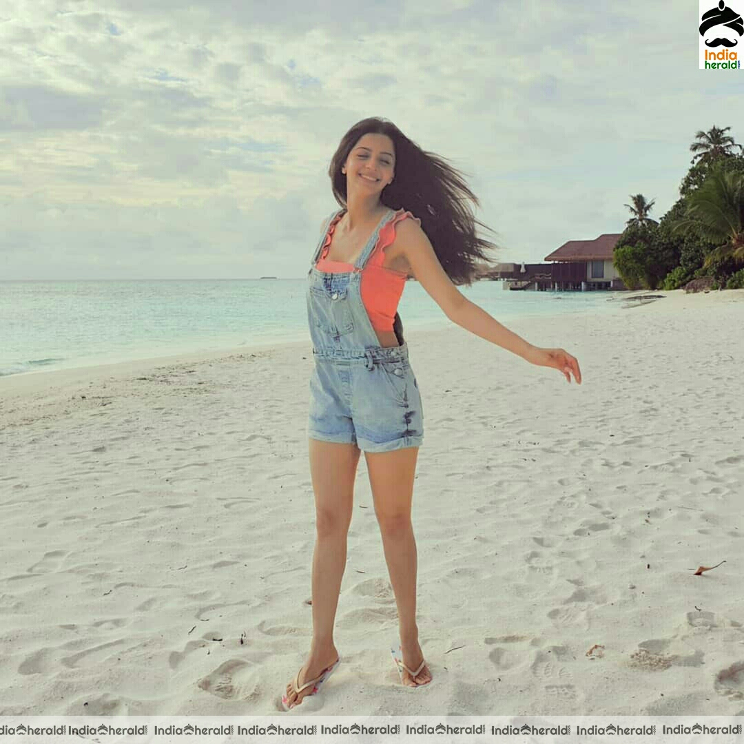 Vedika looking like a beach babe in these vacation pics