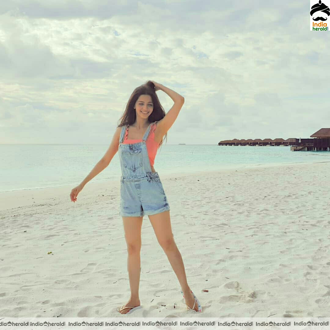 Vedika looking like a beach babe in these vacation pics