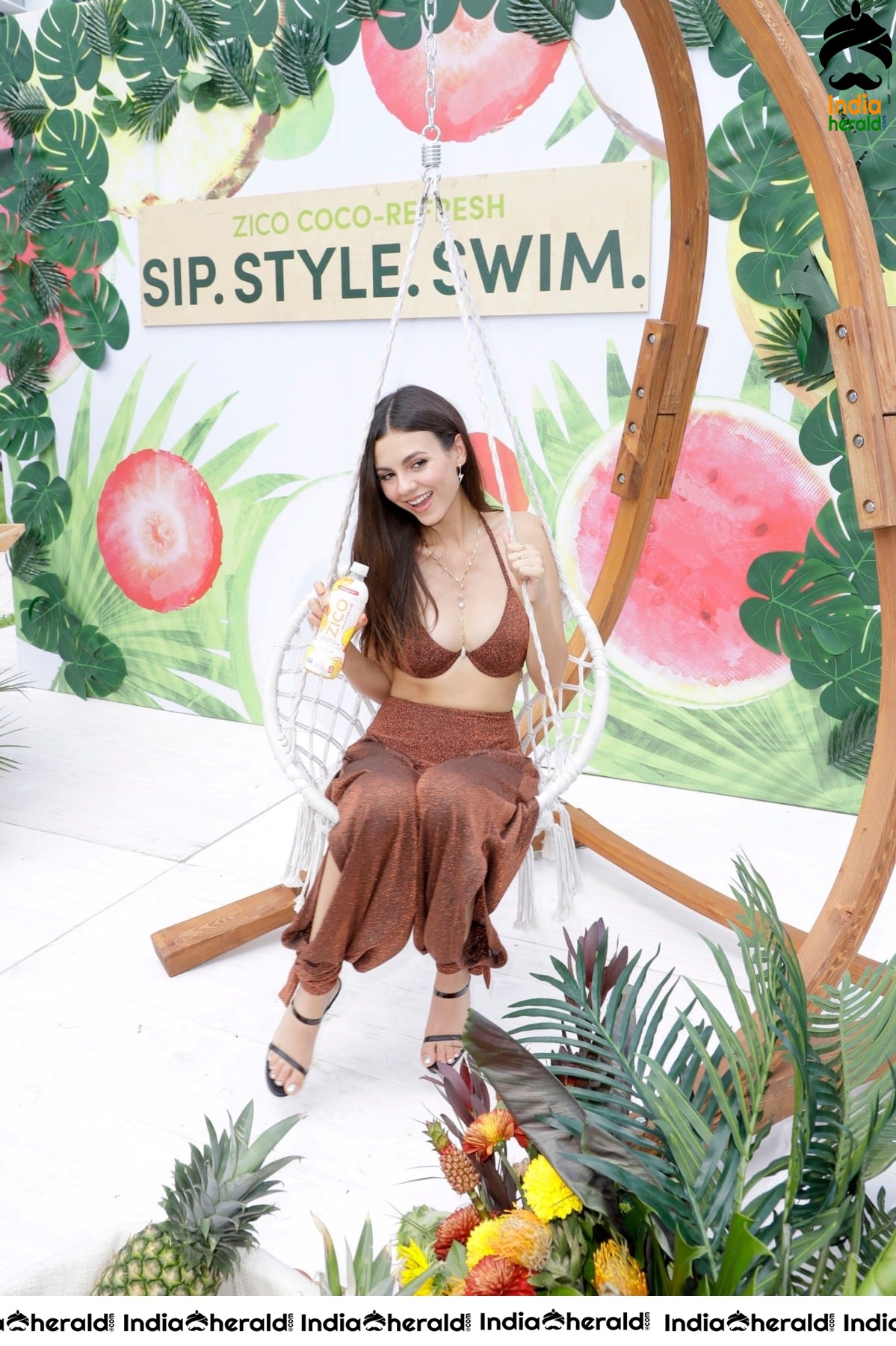 Victoria Justice in Brown Brassiere and Flaunting her Hot Body to tempt our Mood