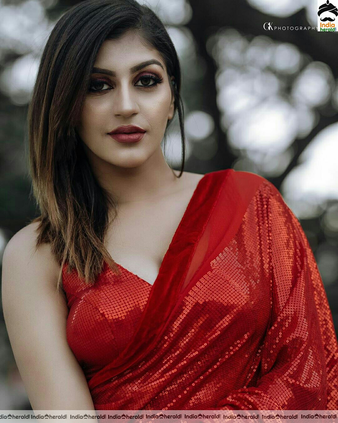 Yashika Aannand Hot Latest Red Saree Stills