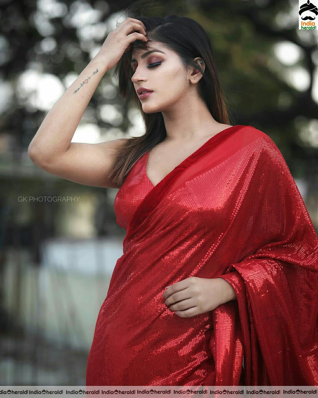 Yashika Aannand Hot Latest Red Saree Stills