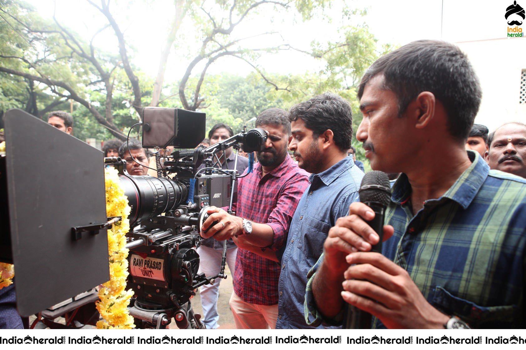 Aalambanaa Movie Pooja Stills