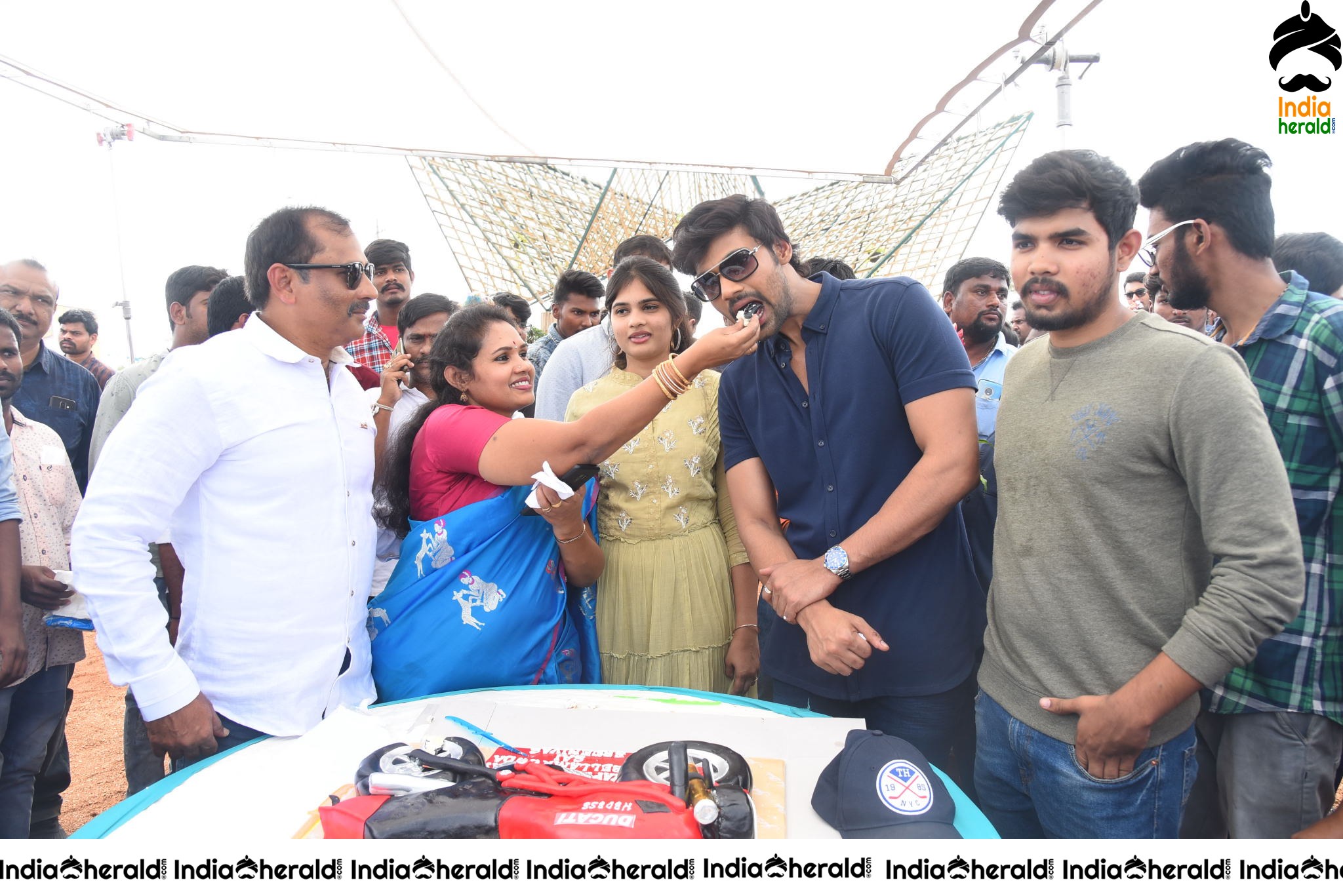 Bellamkonda Sai Sreenivas Birthday Celebrations in the Sets of BSS8 Set 5