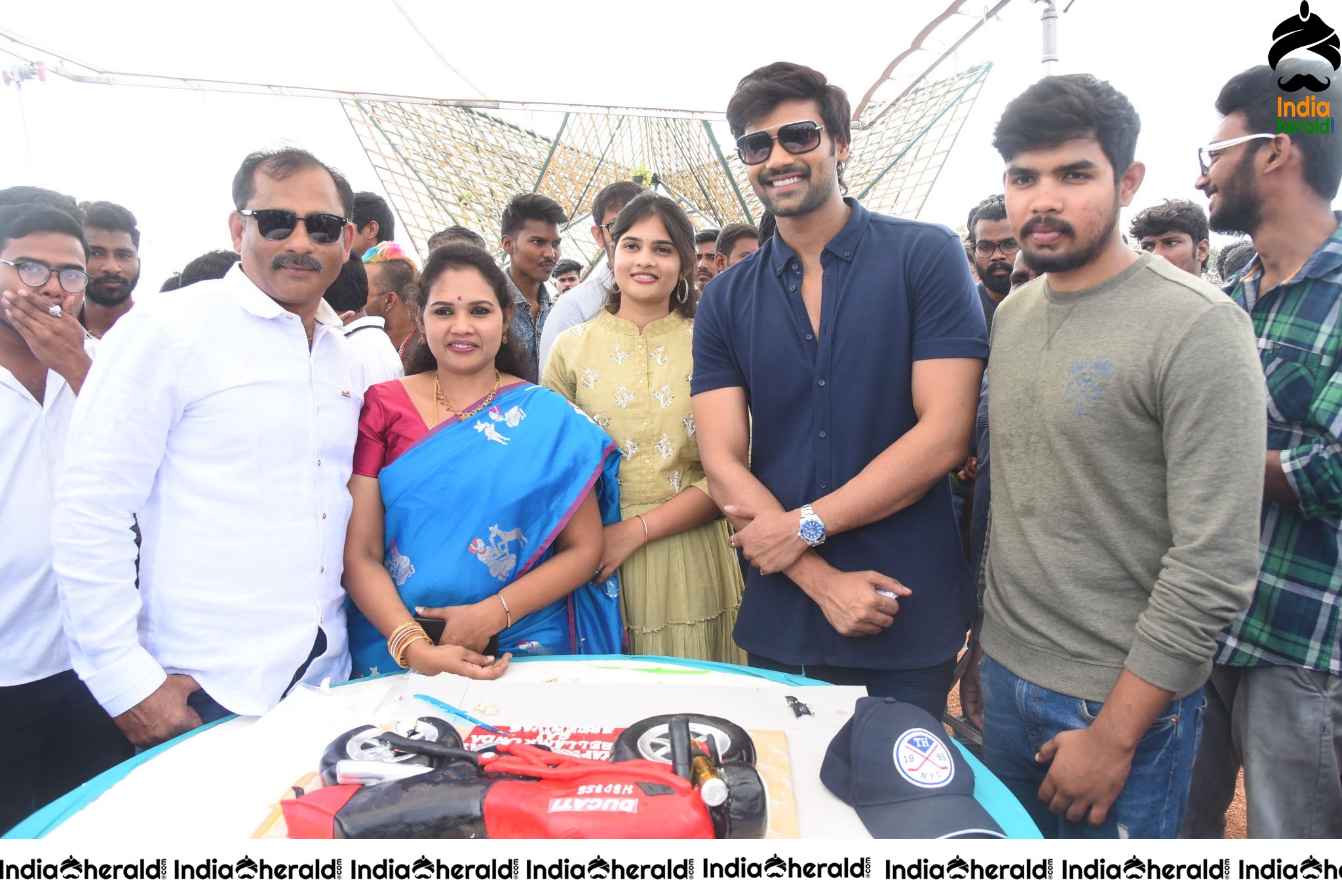 Bellamkonda Sai Sreenivas Birthday Celebrations in the Sets of BSS8 Set 5