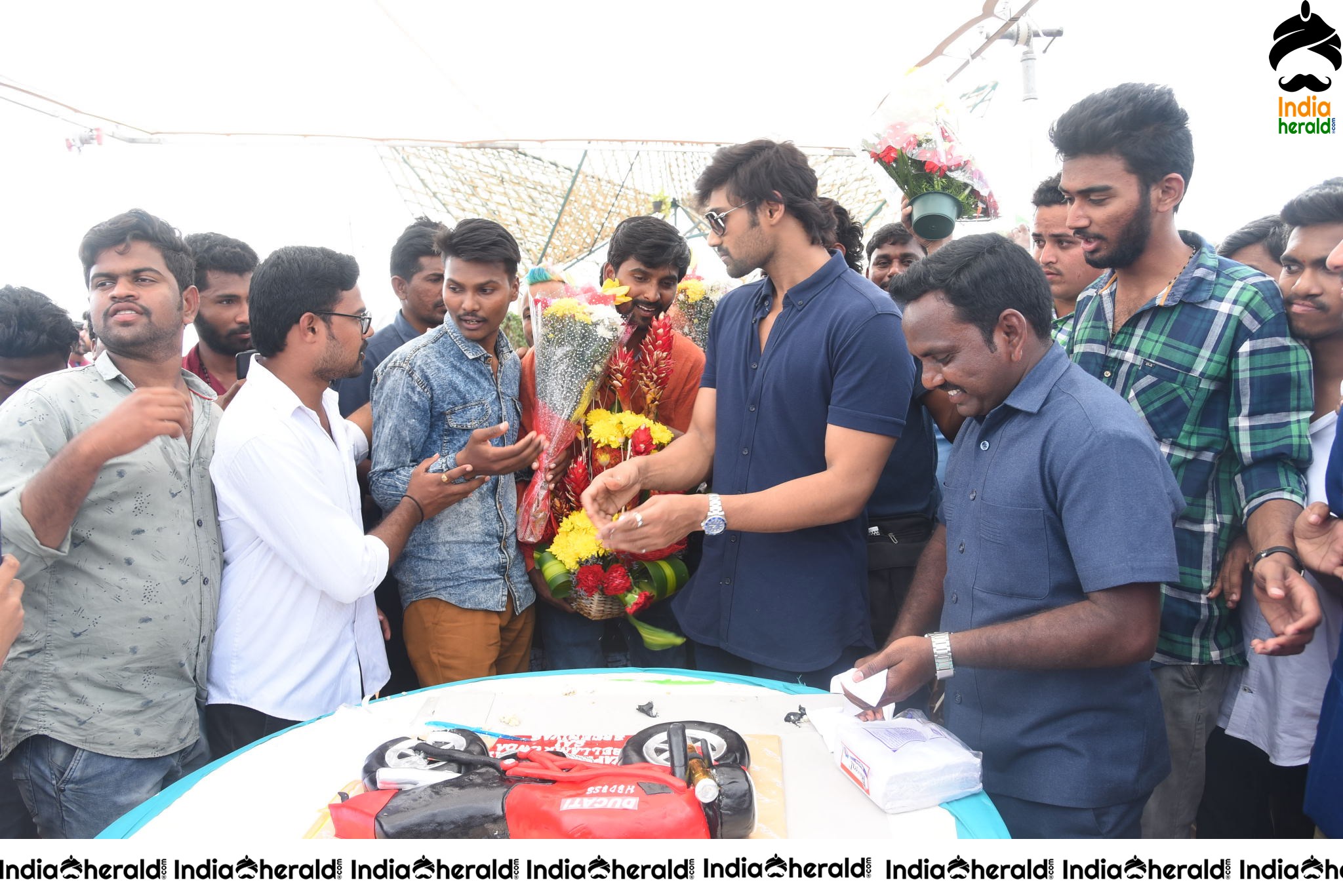 Bellamkonda Sai Sreenivas Birthday Celebrations in the Sets of BSS8 Set 5